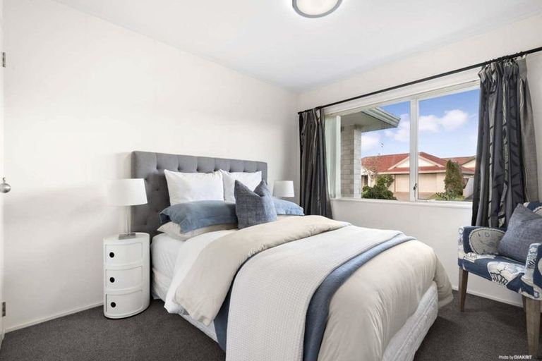 Photo of property in 1/11 Keswick Close, Northpark, Auckland, 2013