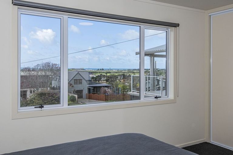 Photo of property in 14 Seaview Road, Ruakaka, 0116