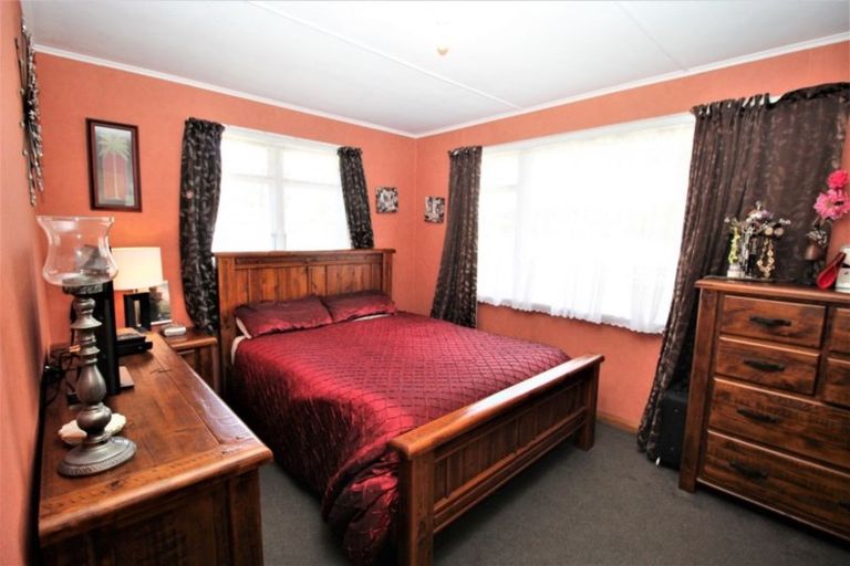 Photo of property in 17 Burgoyne Street, Woodville, 4920