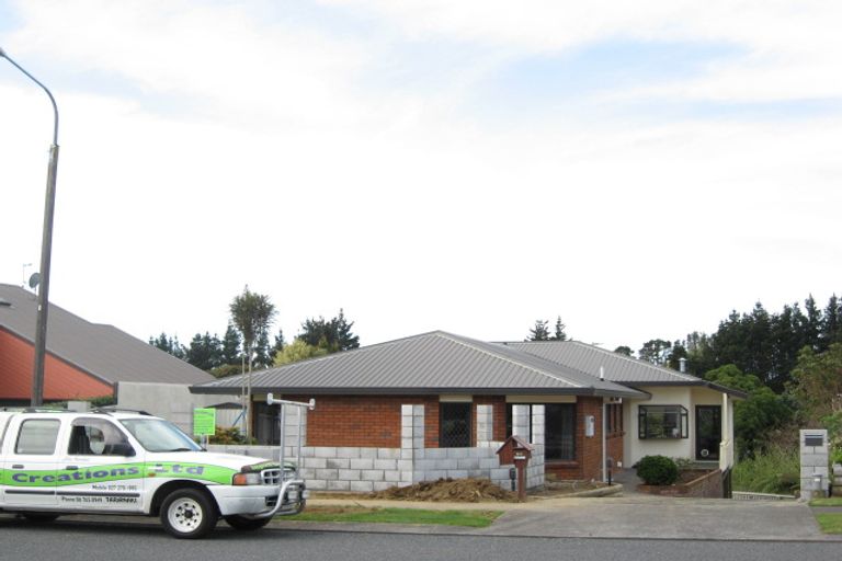 Photo of property in 56 Karina Road, Merrilands, New Plymouth, 4312