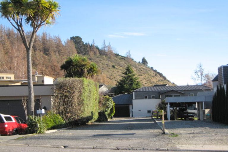 Photo of property in 11 Morrows Mead, Wanaka, 9305