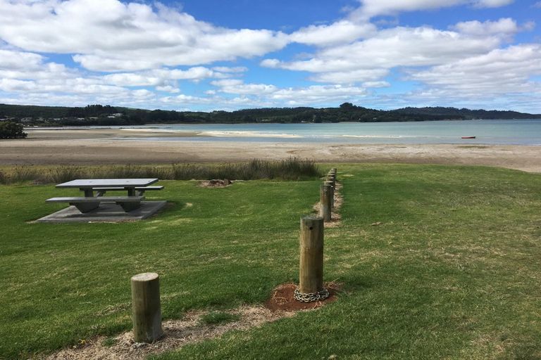 Photo of property in 12 Komiti Road, Tinopai, 0593