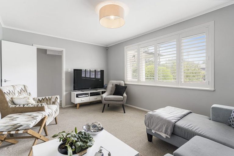 Photo of property in 45 Lauderdale Road, Birkdale, Auckland, 0626