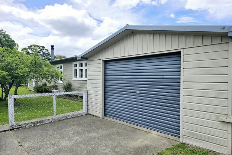 Photo of property in 16 Buller Street, Picton, 7220