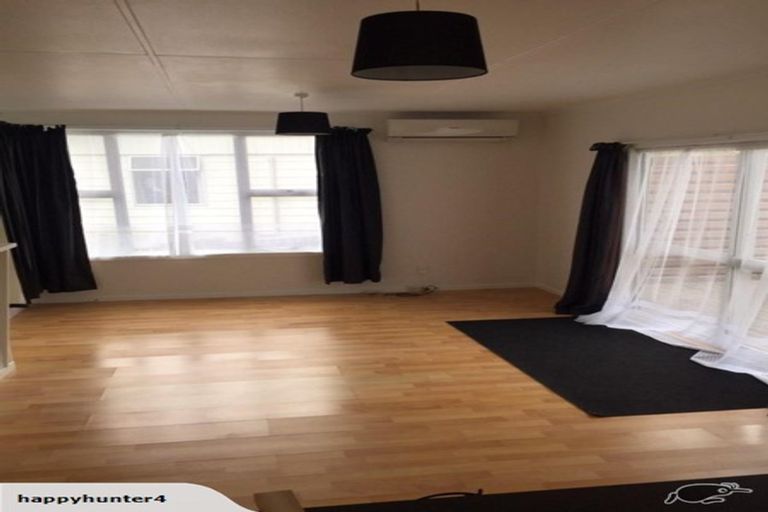 Photo of property in 3 Regent Place, Blagdon, New Plymouth, 4310