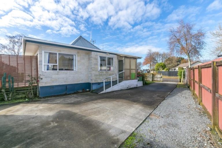 Photo of property in 36 Oakfield Crescent, Pukete, Hamilton, 3200