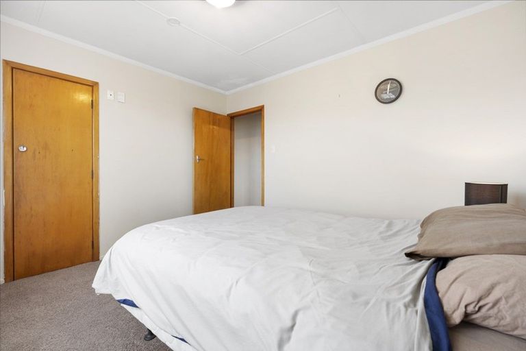 Photo of property in 9 Ellesmere Crescent, Highbury, Palmerston North, 4412
