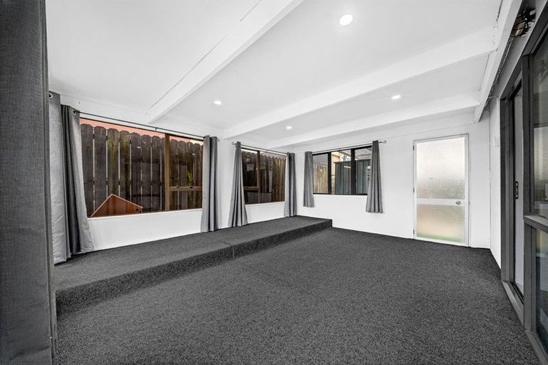 Photo of property in 19 Rakich Place, Henderson, Auckland, 0612