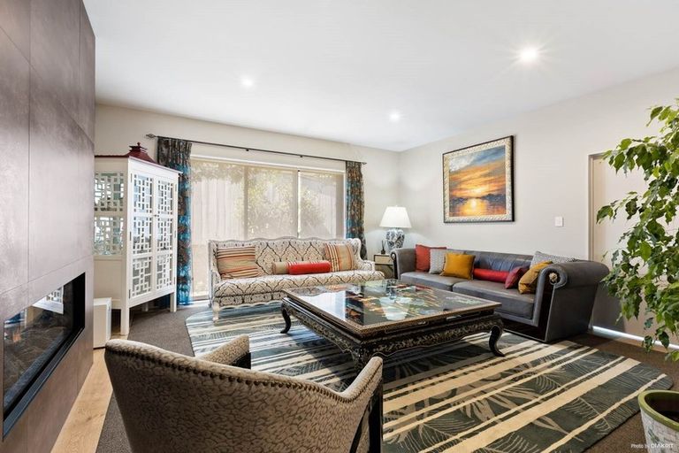 Photo of property in 492 Beach Road, Murrays Bay, Auckland, 0630