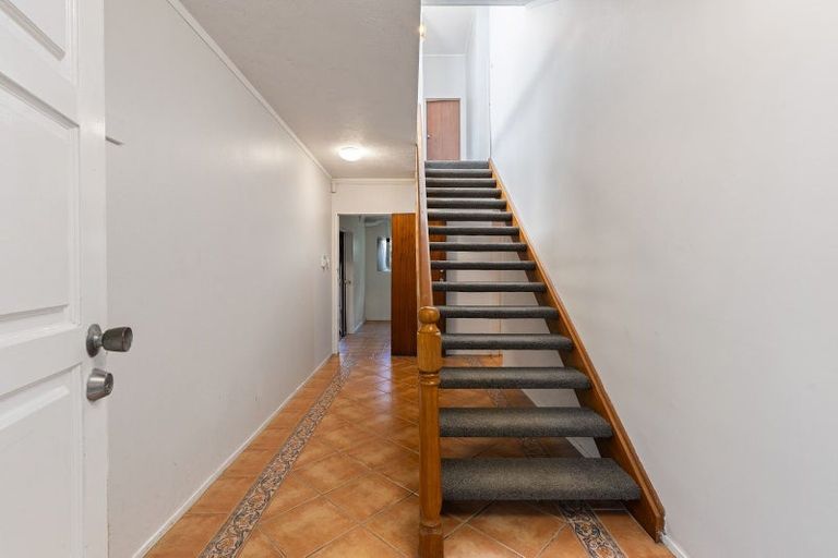 Photo of property in 1 Fyvie Avenue, Tawa, Wellington, 5028