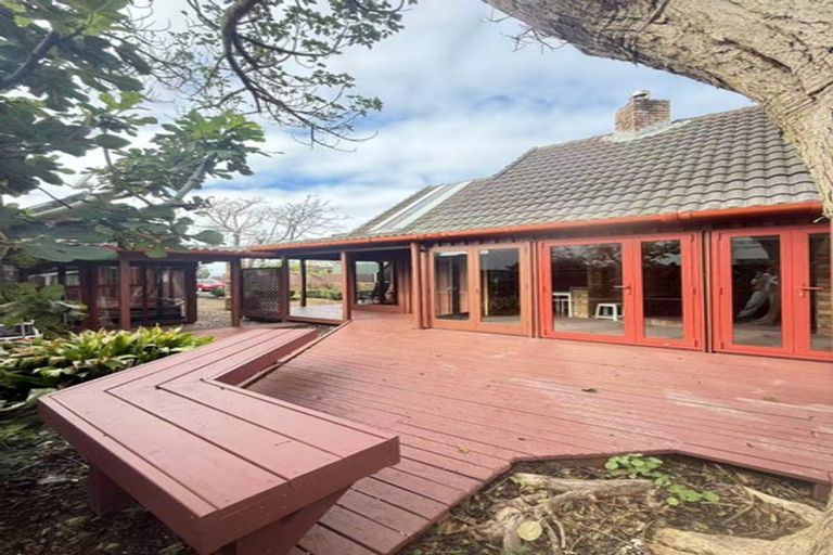 Photo of property in 7b The Esplanade, Eastern Beach, Auckland, 2012