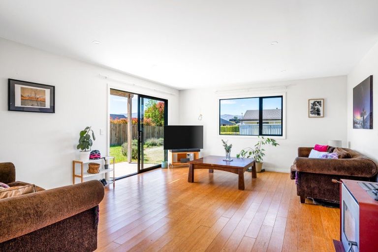 Photo of property in 28 Wabler Lane, Albert Town, Wanaka, 9305