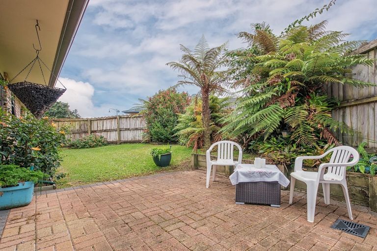 Photo of property in 16 Waimarino Road, Weymouth, Auckland, 2103