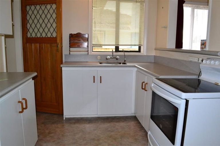 Photo of property in 17 Carlisle Street, Levin, 5510