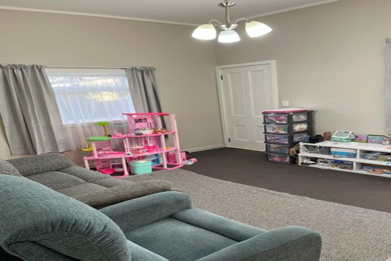 Photo of property in 28 Patanga Crescent, Thorndon, Wellington, 6011