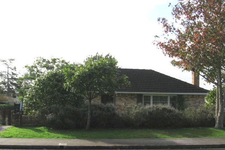 Photo of property in 5 Amberley Avenue, Te Atatu South, Auckland, 0610