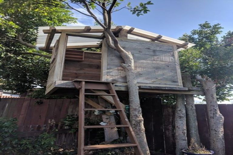 Photo of property in 4 Robin Lane, Browns Bay, Auckland, 0630