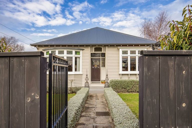 Photo of property in 1/28 Corson Avenue, Beckenham, Christchurch, 8023