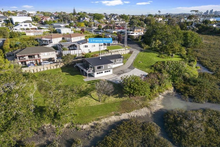 Photo of property in 2 Francis Street, Hauraki, Auckland, 0622
