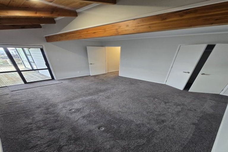 Photo of property in 21 Sungrove Rise, Sunnyvale, Auckland, 0612