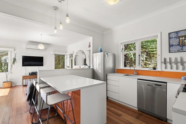 Photo of property in 27 Hudson Street, Island Bay, Wellington, 6023