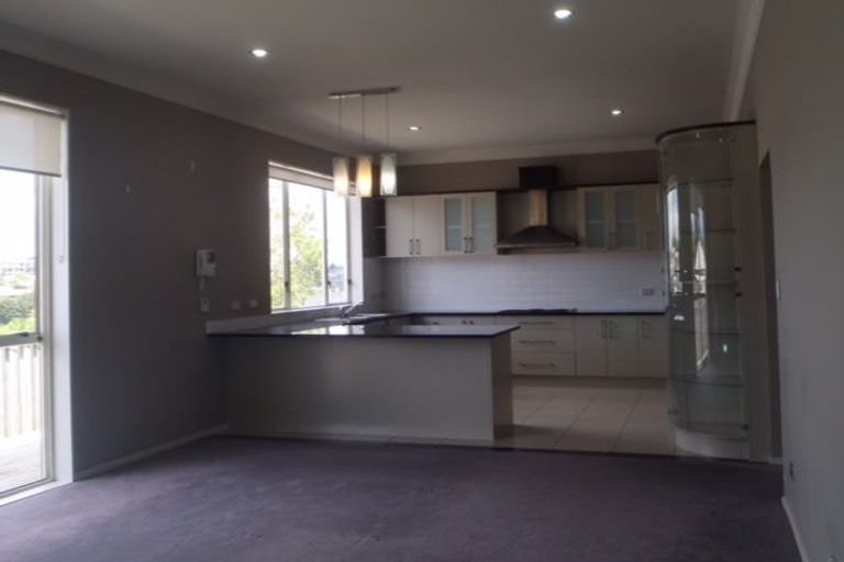 Photo of property in 11 Harrowglen Drive, Northcross, Auckland, 0632
