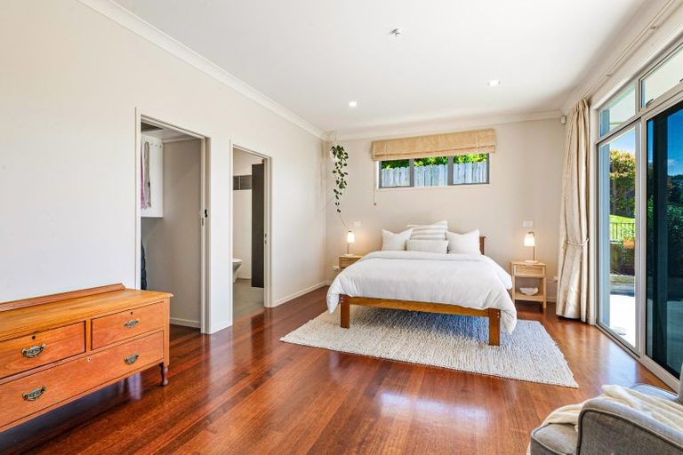 Photo of property in 64 Balboa Drive, Matakatia, Whangaparaoa, 0930