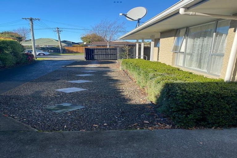 Photo of property in 1/23 Crofton Road, Harewood, Christchurch, 8051