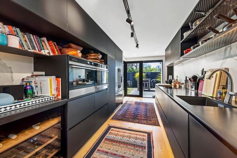 Photo of property in 10 Shrewsbury Street, Merivale, Christchurch, 8014