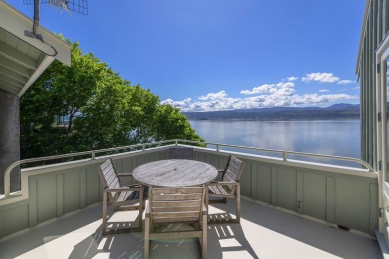 Photo of property in 63 Pretoria Road, Karaka Bays, Wellington, 6022