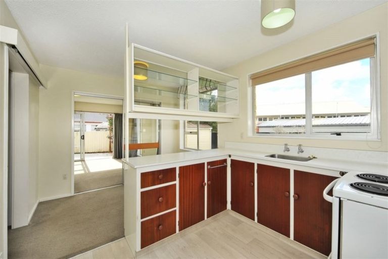 Photo of property in 2/6 Bowman Place, Sockburn, Christchurch, 8042