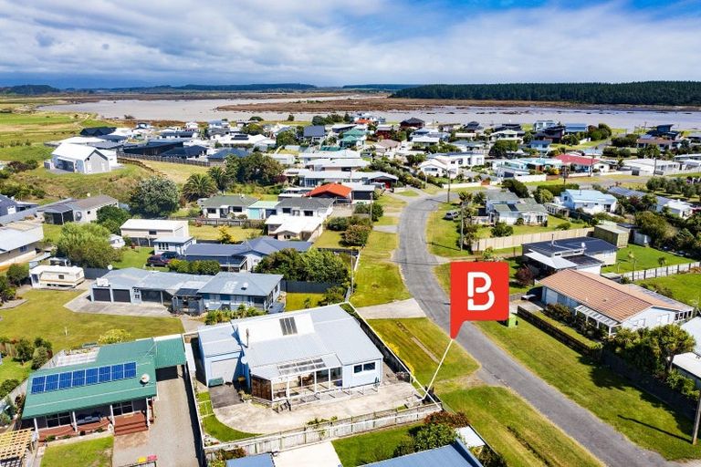 Photo of property in 2a Andresen Street, Foxton Beach, Foxton, 4815