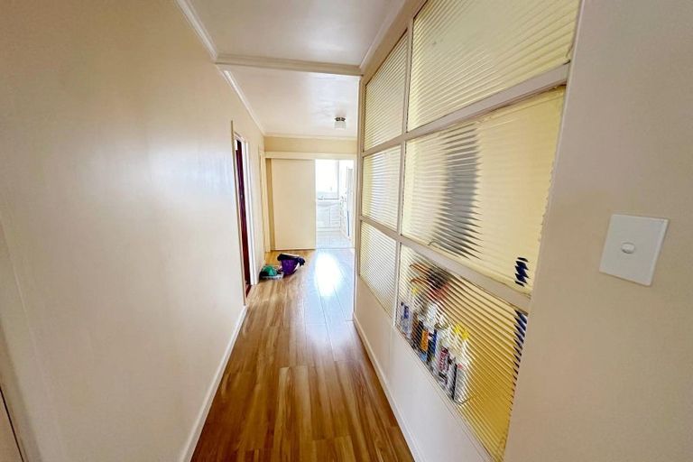 Photo of property in 1/204 Edmonton Road, Te Atatu South, Auckland, 0610