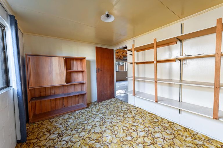 Photo of property in 12 Timaru Road, Waimate, 7924