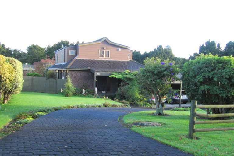 Photo of property in 26 Hurstbourn Priors, Goodwood Heights, Auckland, 2105