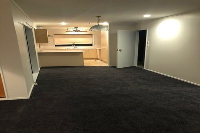 Photo of property in 9 Sherpa Place, Massey, Auckland, 0614