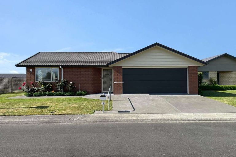 Photo of property in Henry Russell Estate, 8/36 Belgrove Drive, Waipukurau, 4200