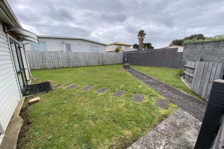 Photo of property in 56 Friedlanders Road, Manurewa, Auckland, 2102