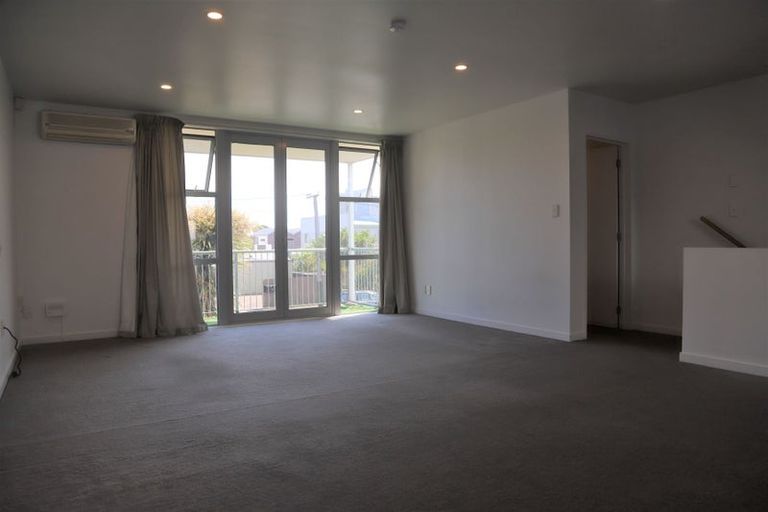 Photo of property in 2/44 Packe Street, Edgeware, Christchurch, 8013