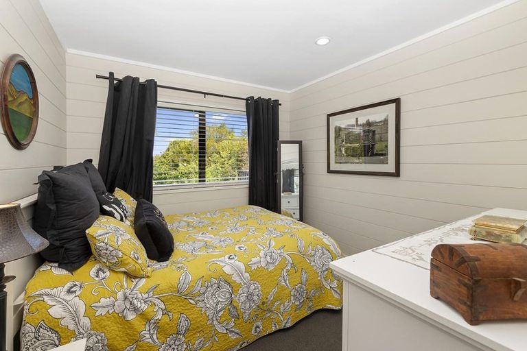 Photo of property in 23 St James Avenue, Helensville, 0800