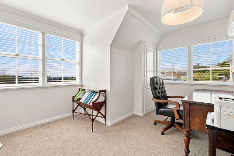 Photo of property in 199 Chelsea View Drive, Chatswood, Auckland, 0626
