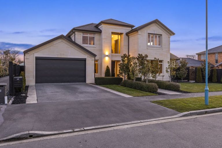 Photo of property in 68 Willowview Drive, Redwood, Christchurch, 8051