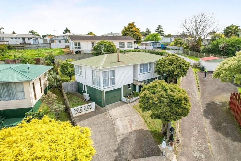 Photo of property in 14 Valencia Place, Manurewa, Auckland, 2102