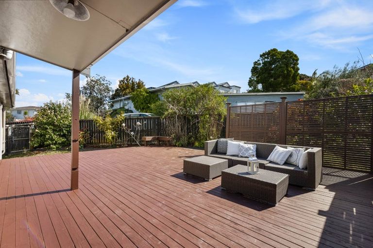 Photo of property in 5 Elizabeth Drive, West Harbour, Auckland, 0618