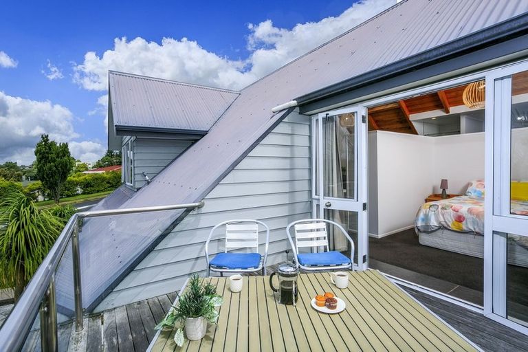 Photo of property in 154 Oaktree Avenue, Browns Bay, Auckland, 0630
