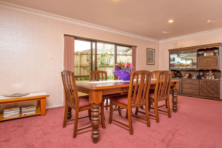 Photo of property in 16 Waimarino Road, Weymouth, Auckland, 2103