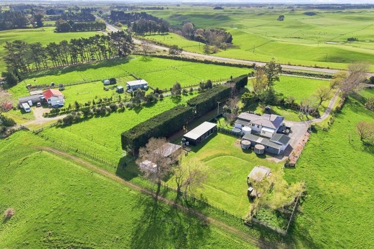 Photo of property in 2139 State Highway 3, Sanson, Palmerston North, 4479