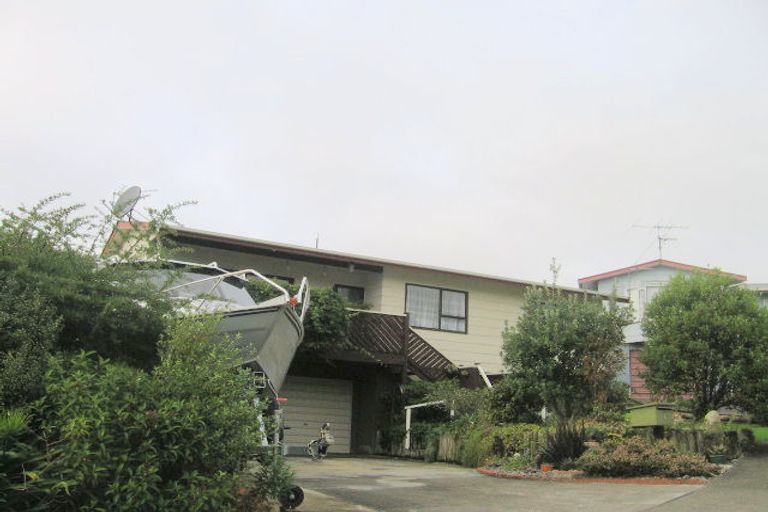 Photo of property in 5 Pump Lane, Whitby, Porirua, 5024