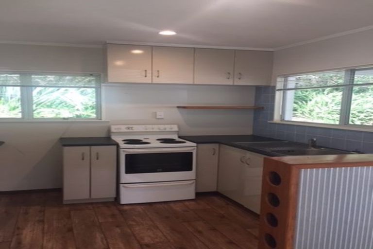 Photo of property in 1/22 Dunraven Place, Torbay, Auckland, 0630