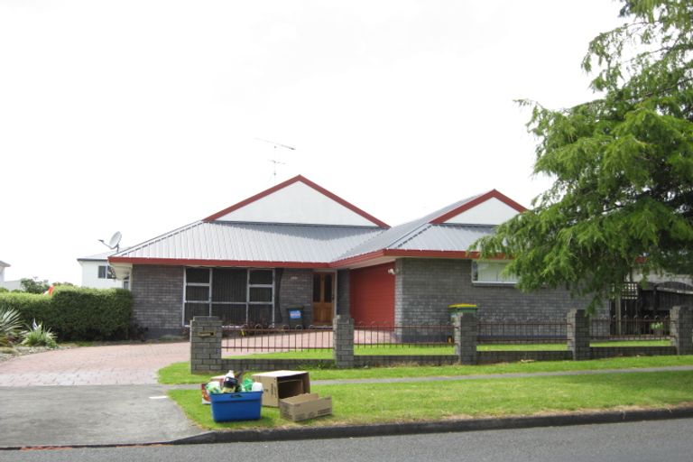 Photo of property in 32 Wellington Street, Pukekohe, 2120